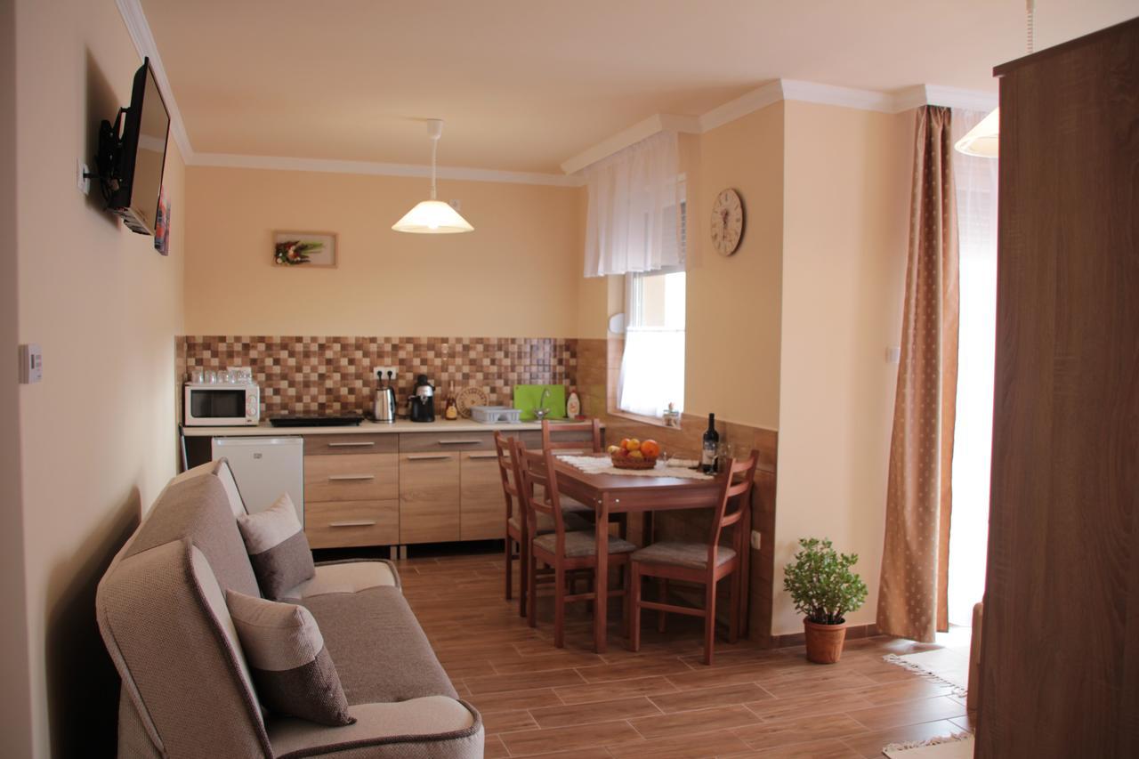 Imola Es Andrea Apartmanhaz 2 Hajdúszoboszló Εξωτερικό φωτογραφία