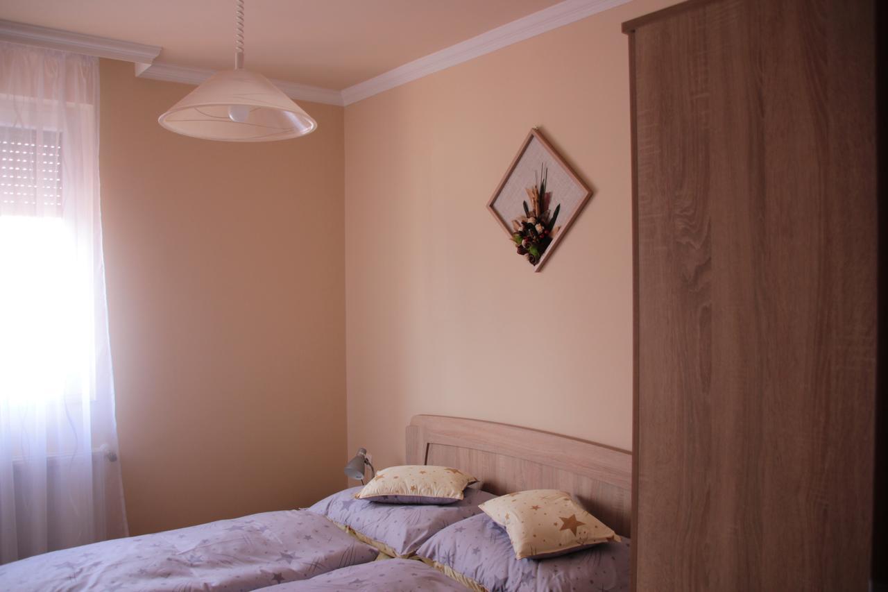Imola Es Andrea Apartmanhaz 2 Hajdúszoboszló Εξωτερικό φωτογραφία
