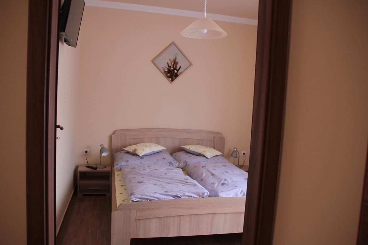Imola Es Andrea Apartmanhaz 2 Hajdúszoboszló Εξωτερικό φωτογραφία