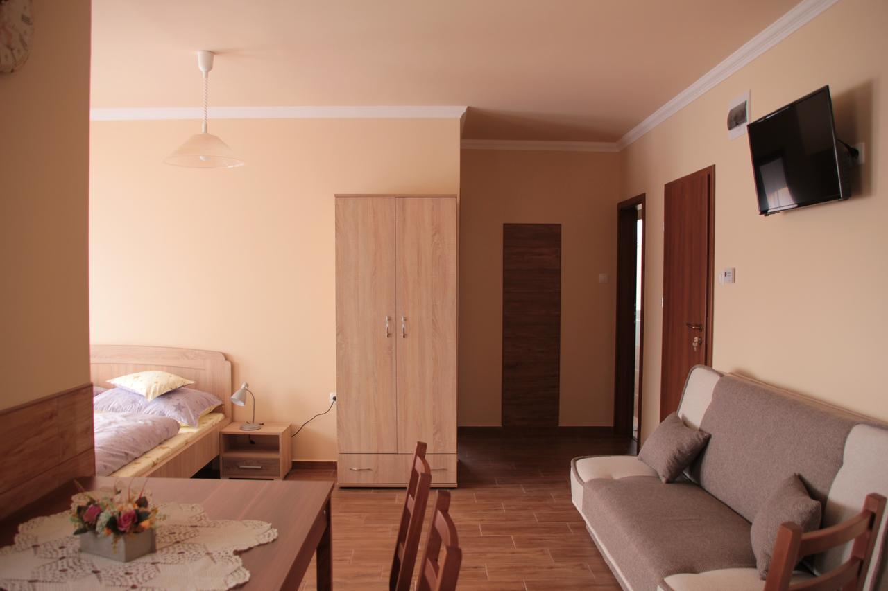 Imola Es Andrea Apartmanhaz 2 Hajdúszoboszló Εξωτερικό φωτογραφία